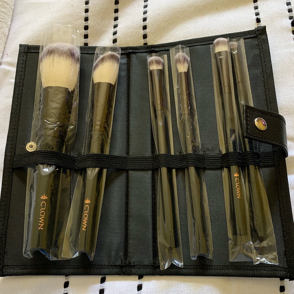 Makeup brushes in case